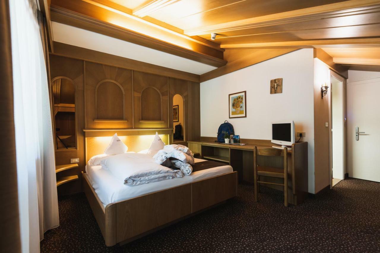 Hotel Catinaccio ヴィーゴ・ディ・ファッサ エクステリア 写真